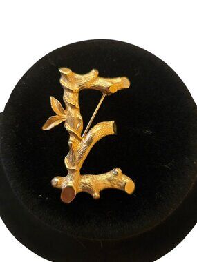 Vintage Gold Tone Sarah Coventry Letter E Bamboo look Brooch Pin